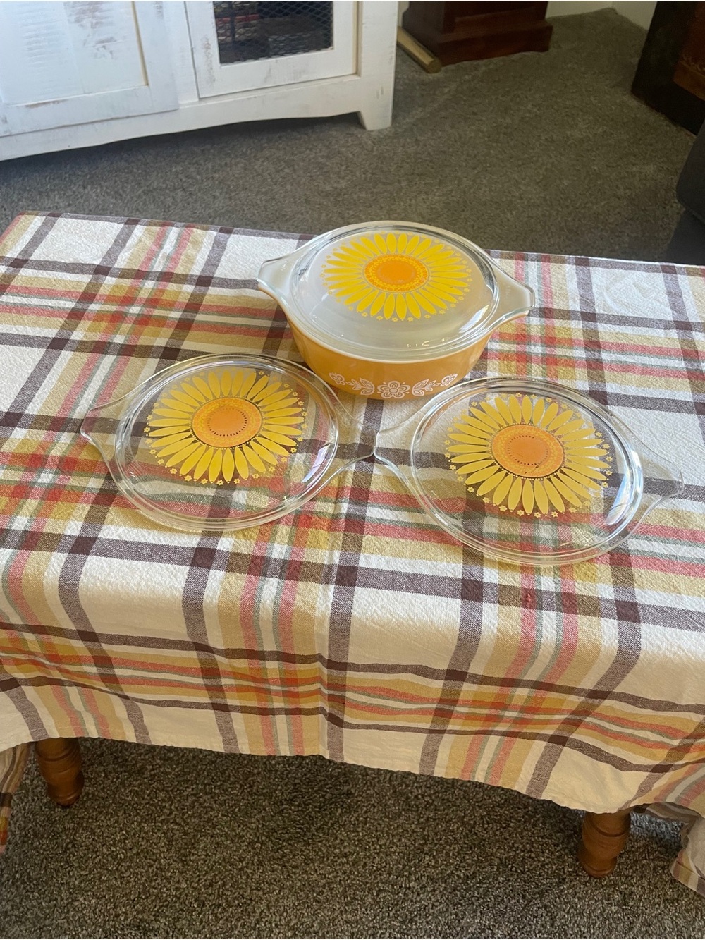 Vintage 1970s Pyrex Promotional sunburst Replacement Lids (3) and butterfly dish